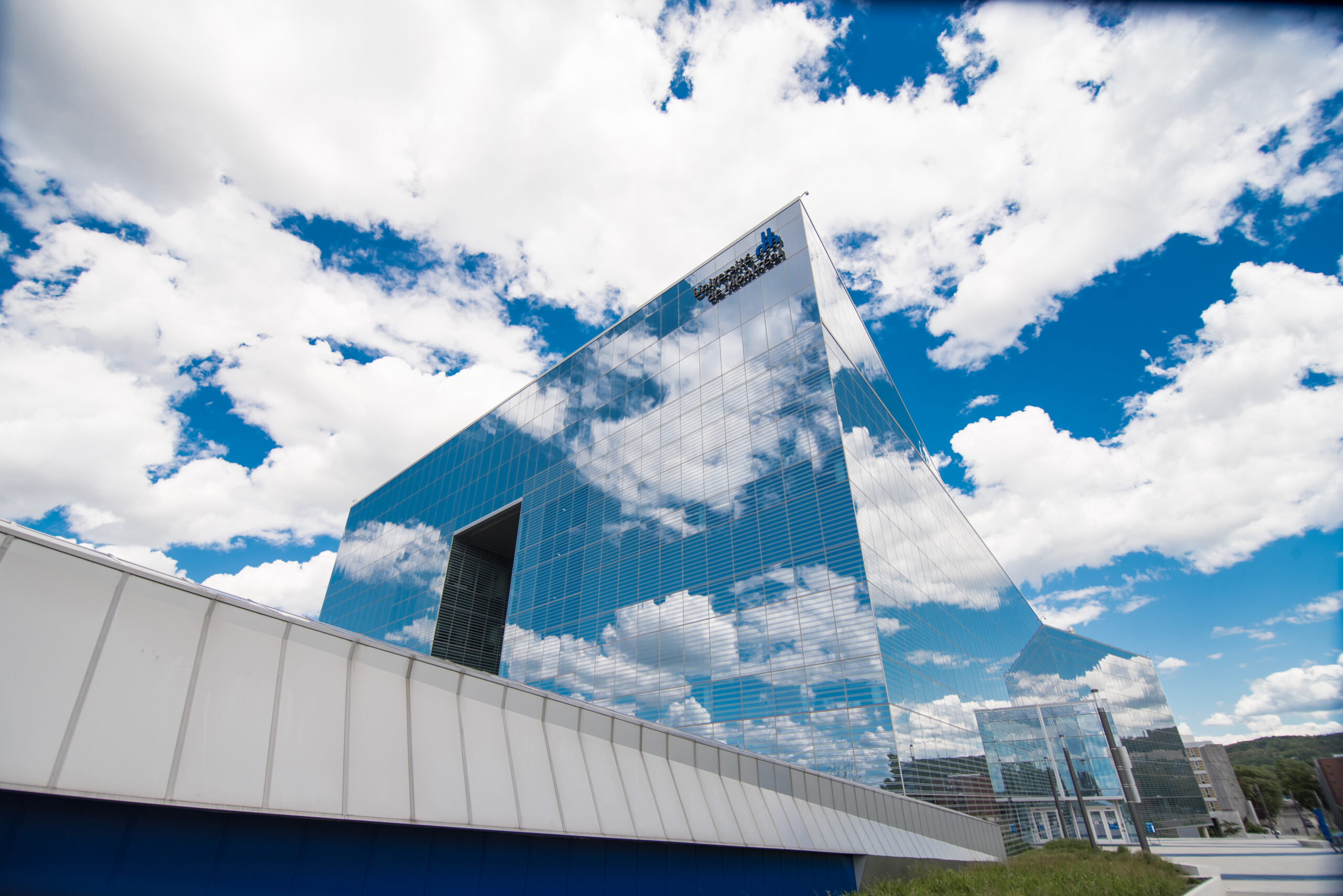 Photo de la banque institutionnelle de l'Université de Montréal, choisie pour le dossier de candidature
